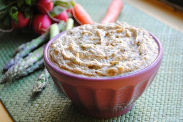 Hummus with roasted fennel, garlic and dill