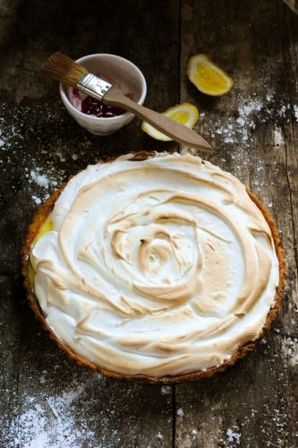 Classic lemon meringue pie