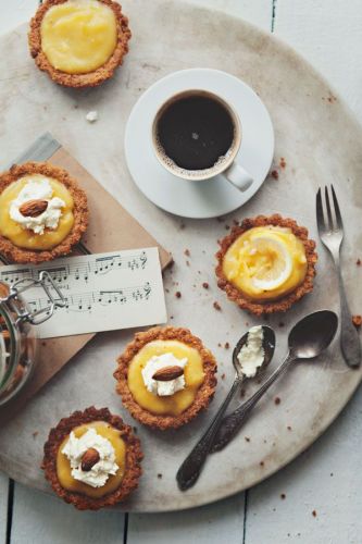 Lemon tart with whipped cream