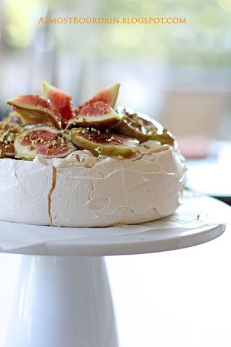 Fig pavlova