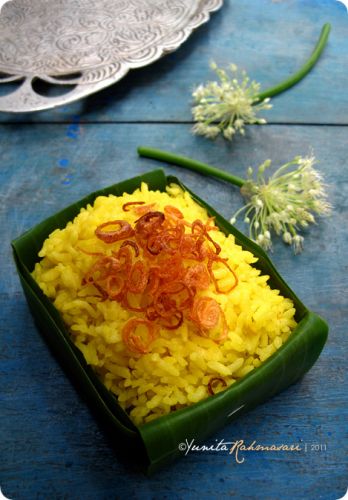 Indonesia: Nasi Kuning for Galungan