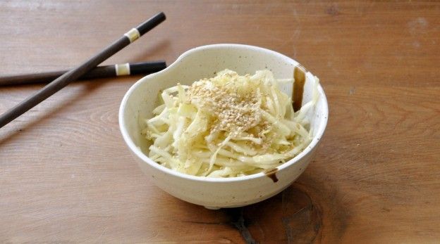 JAPAN - Japanese coleslaw: White marinated cabbage salad