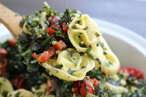 Kale tortellini pasta salad