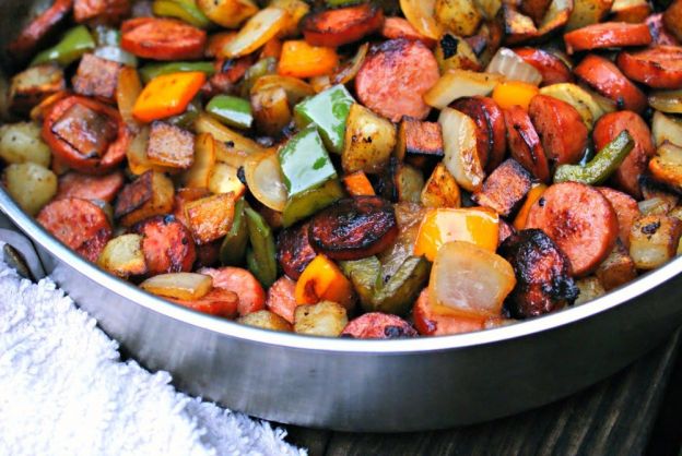 Kielbasa and veggie hash