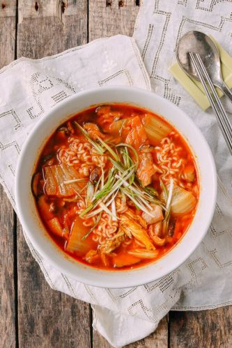 Quick and Easy Kimchi Ramen