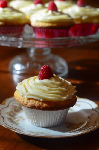 Lemon curd frosting