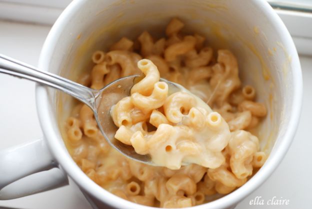 Single-serve macaroni and cheese in a mug