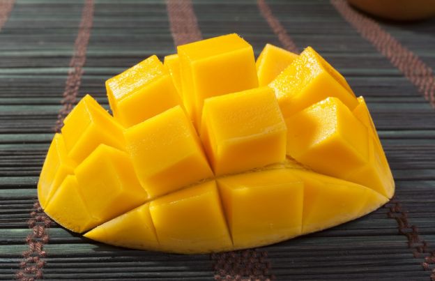 Cut a mango the right way