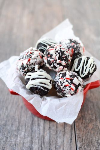 No-Bake Peppermint Chocolate Bites