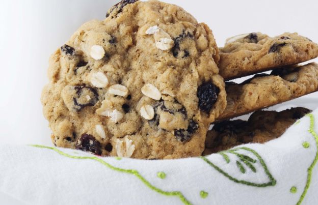 Oatmeal raisin cookies