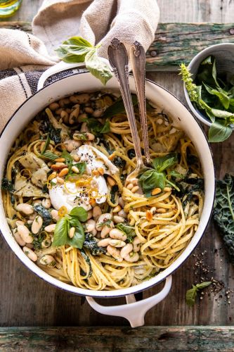 One Pot Creamy Tuscan Pesto and Artichoke Pasta