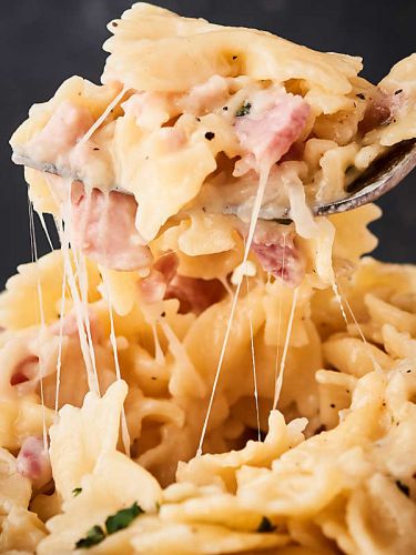 One Pot Ham and Cheese Pasta