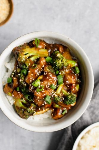 Crispy Orange Seitan and Broccoli