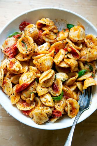 Pasta with Simple Cherry Tomato Sauce