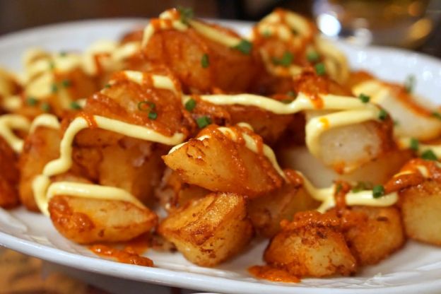 Patatas Bravas: Fried Potatoes in Spicy Sauce