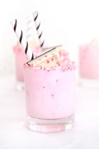 Peppermint eggnog milkshake shots