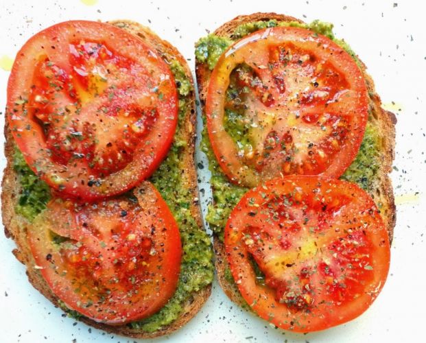 Open-faced roasted tomato sandwich