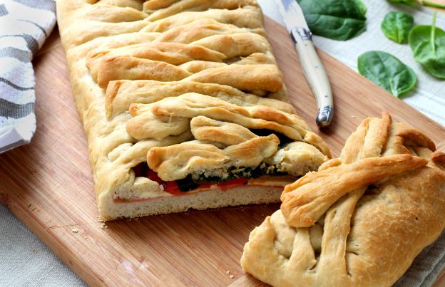 Cheesy, Stuffed Pizza Braid