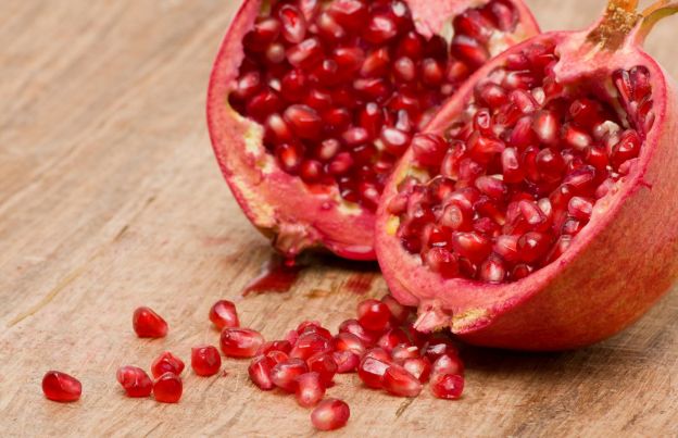 Deseed a pomegranate in no time