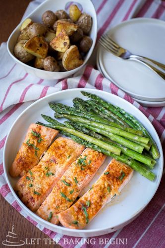 Potato, Salmon And Asparagus One-Pan Dinner