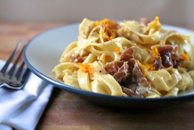 Tagliatelle with prosciutto and orange