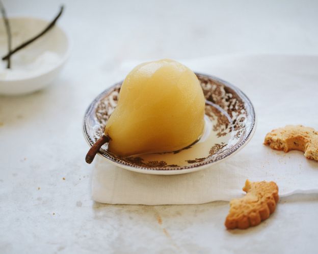 Prosecco poached pears