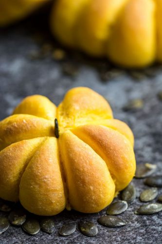 Easy Pumpkin Bread Rolls