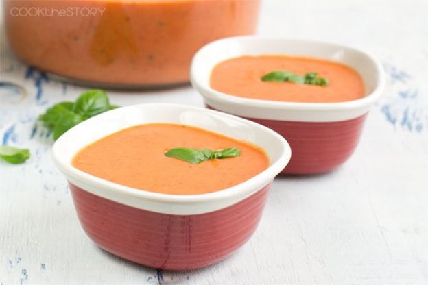 Quick Chilled Roasted Red Pepper Soup with Greek Yogurt