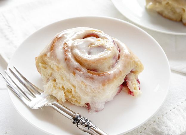 Raspberry Cream Cheese Sweet Rolls