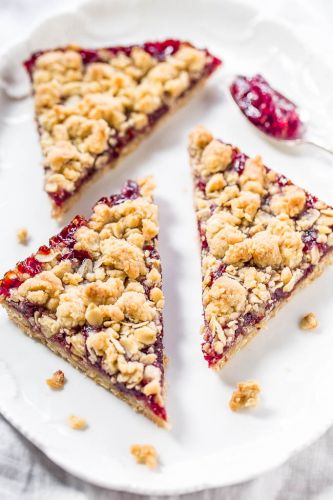 Raspberry Bars with Oatmeal Crumble Topping