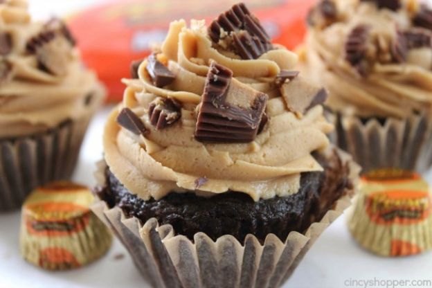 Reese’s Peanut Butter Cupcakes