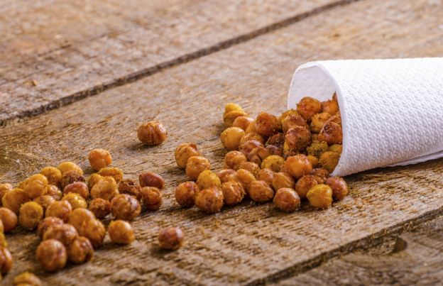 Moroccan-spiced roasted chickpeas