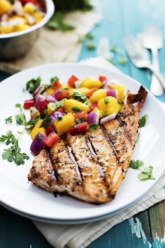 GRILLED SALMON WITH MANGO SALSA