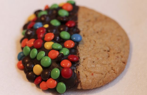 Chocolate-dipped shortbread cookies