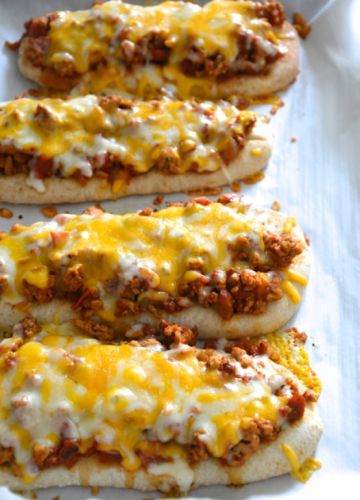 Simple Sloppy Joe Pizzas