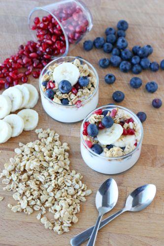 Simple Yogurt Parfaits