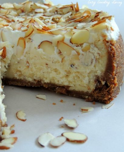 White chocolate and almond amaretto cheesecake