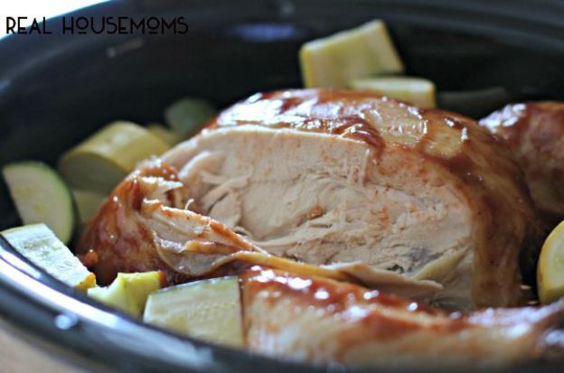 SLOW COOKER BARBECUE CHICKEN AND VEGGIES