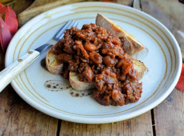 Slow Cooker Boston Baked Beans