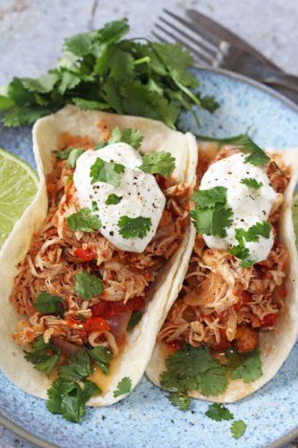 SLOW COOKER CHICKEN FAJITA TACOS