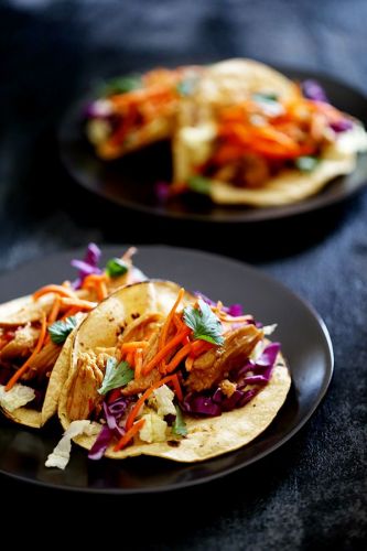 SLOW COOKER HOISIN CHILI CHICKEN TACOS