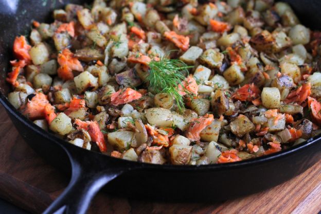 Smoked Salmon and Dill Breakfast Hash