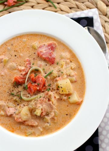 Smoked salmon chowder