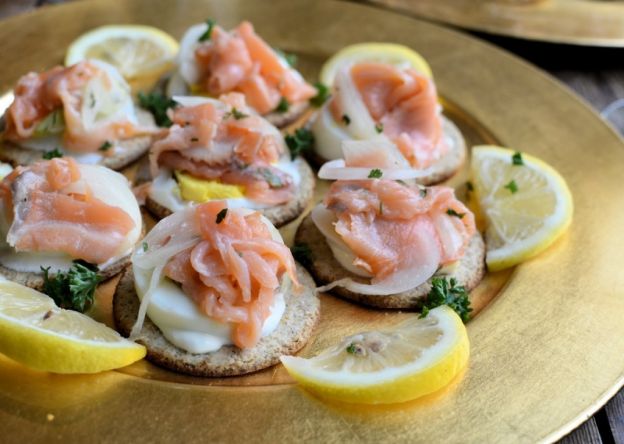 Smoked salmon and egg oatcake canapés