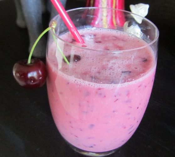 Cherry yogurt smoothie