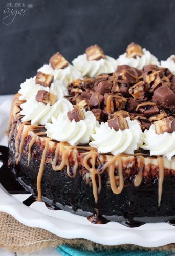 Snickers Cheesecake