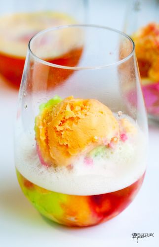 Champagne floats