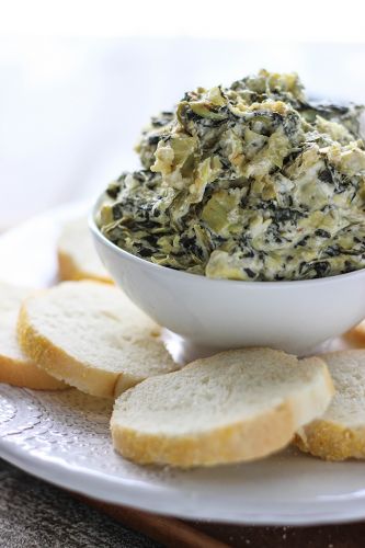 Slow cooker spinach and artichoke dip