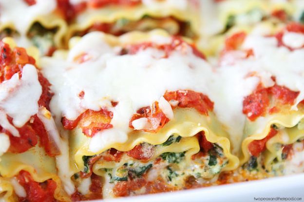 Spinach artichoke lasagna roll-ups