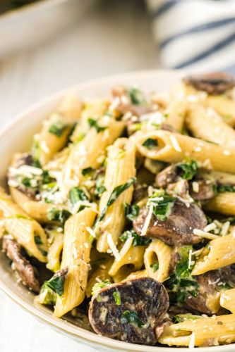 One-Pan Spinach and Artichoke Pasta